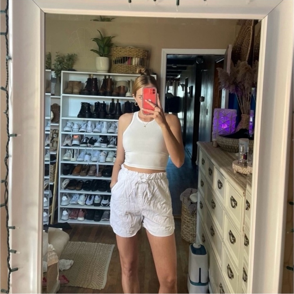 Uniqlo high waisted white linen draw string elastic waist shorts - Picture 9 of 12